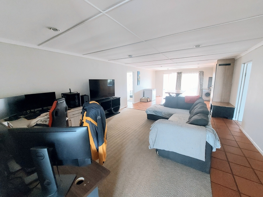 3 Bedroom Property for Sale in Denneoord Western Cape